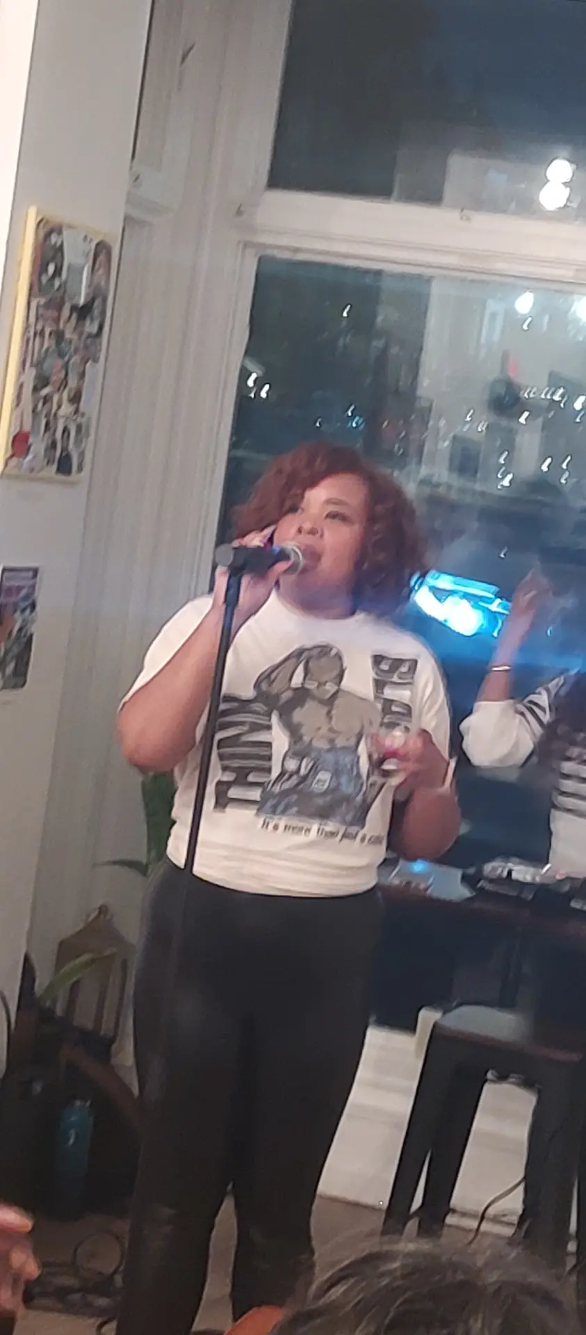 Diana Veiga performing at Plot Twist